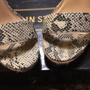 Best wedges ever👠❤️offers are welcome🌼🌸